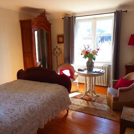 L'Oustal Bed & Breakfast Sainte-Eulalie-d'Olt Exterior photo