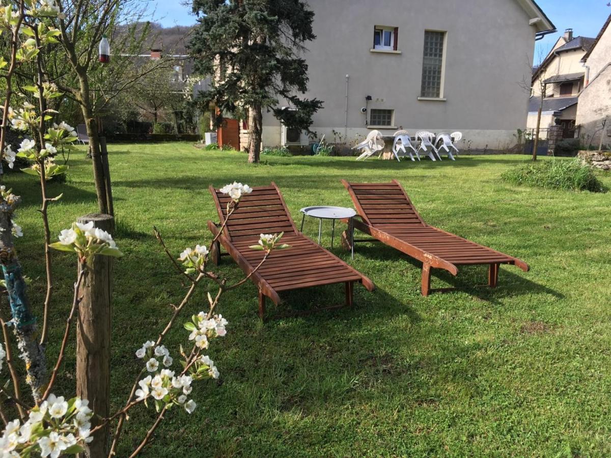 L'Oustal Bed & Breakfast Sainte-Eulalie-d'Olt Exterior photo